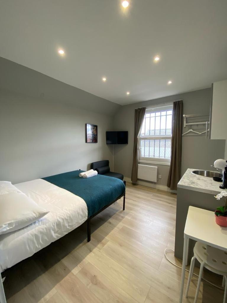 Eurostar City Apartments London Room photo
