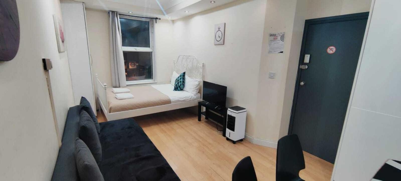 Eurostar City Apartments London Room photo