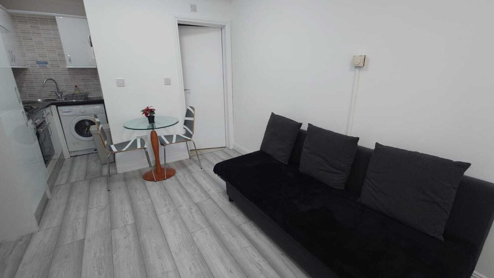 Eurostar City Apartments London Room photo